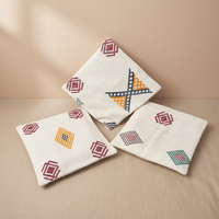 Set van 3 handgeborduurde Berber kussenslopen met Amazigh-motieven